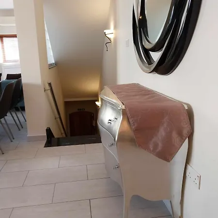 Apartment Luxury 9 Person A Walk To Paceville's Nightlife