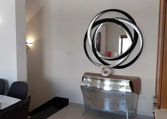 Luxury 9 Person A Walk To Paceville's Nightlife Apartamento